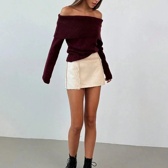 Burgundy Casual Women's Off-Shoulder Long-Sleeve Knitted Sweater - Picture 3 of 6